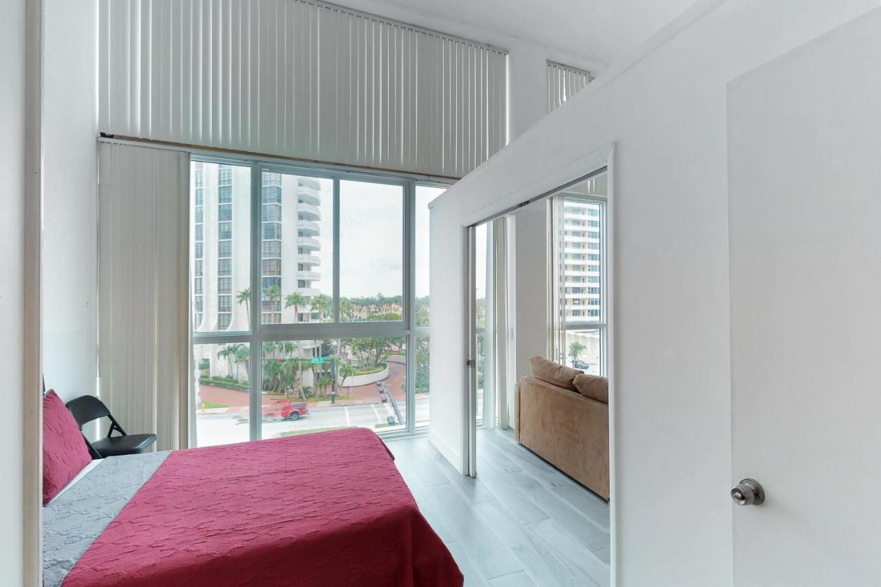Castle Beach: Rumba Suite ไมอามีบีช ภายนอก รูปภาพ