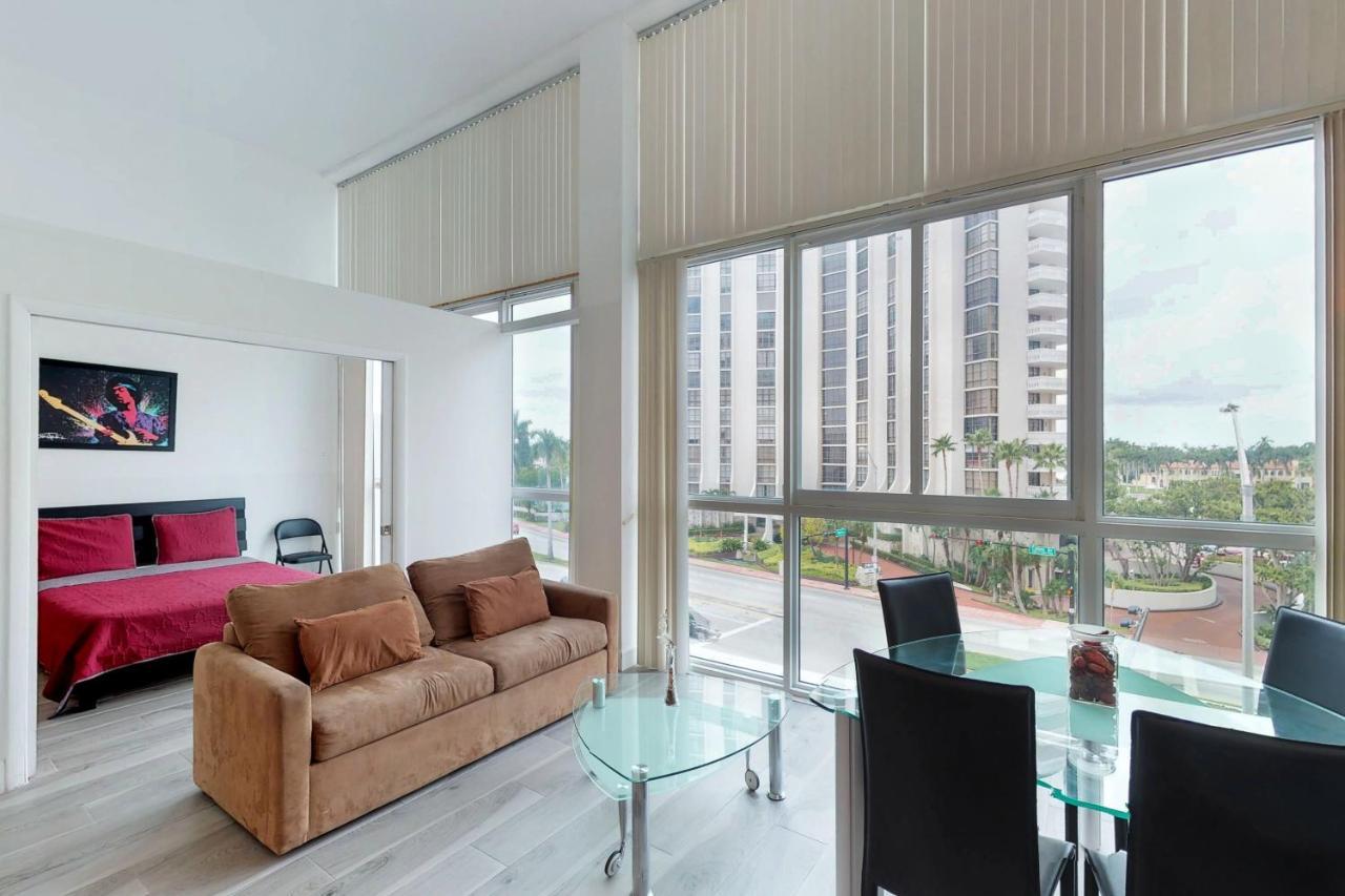 Castle Beach: Rumba Suite ไมอามีบีช ภายนอก รูปภาพ