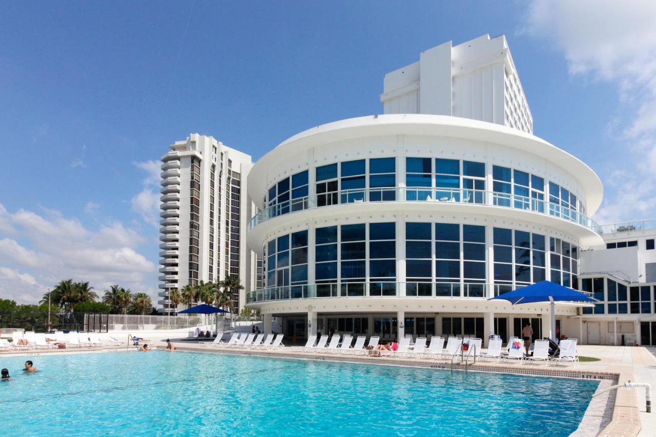 Castle Beach: Rumba Suite ไมอามีบีช ภายนอก รูปภาพ