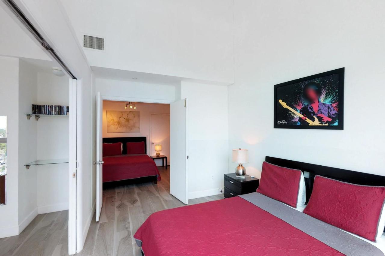 Castle Beach: Rumba Suite ไมอามีบีช ภายนอก รูปภาพ