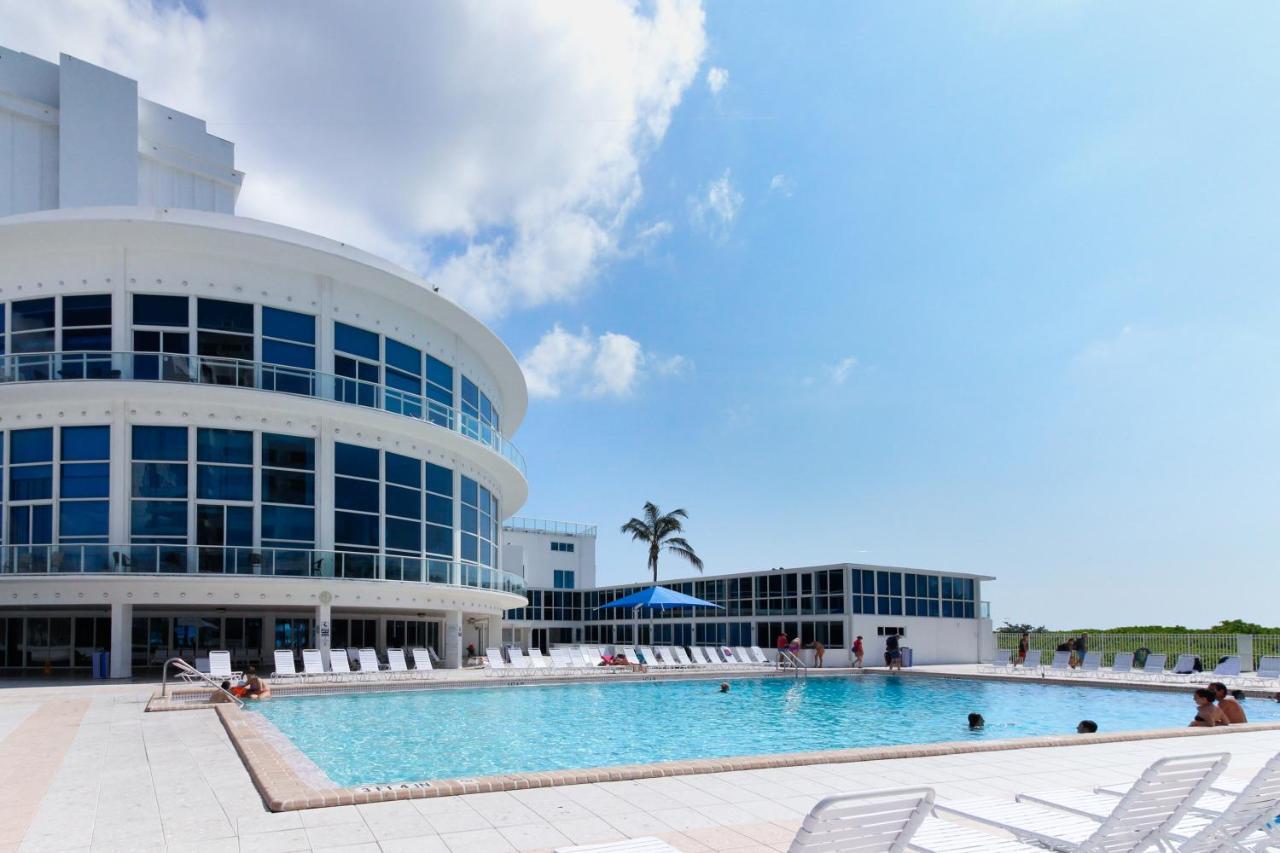 Castle Beach: Rumba Suite ไมอามีบีช ภายนอก รูปภาพ